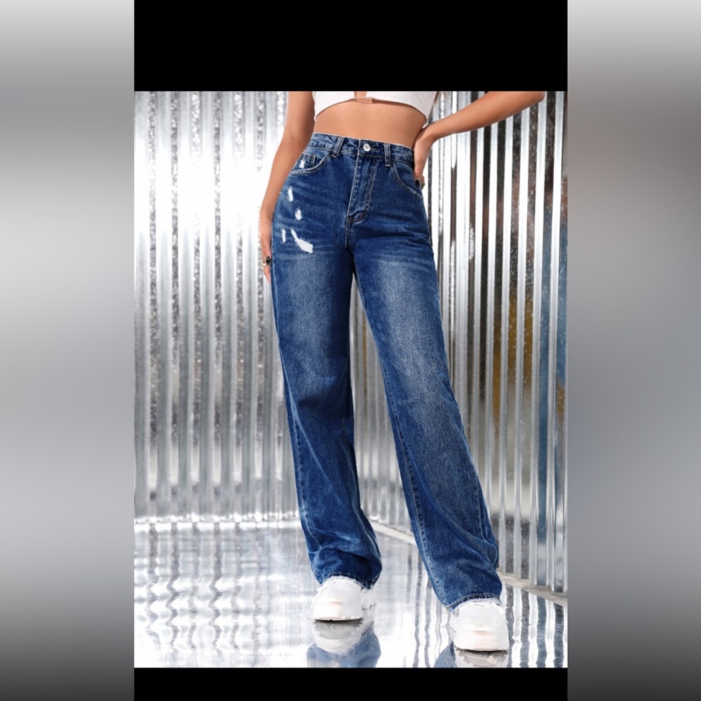 High waist Ripped Straight leg Jeans (Medium Wash)